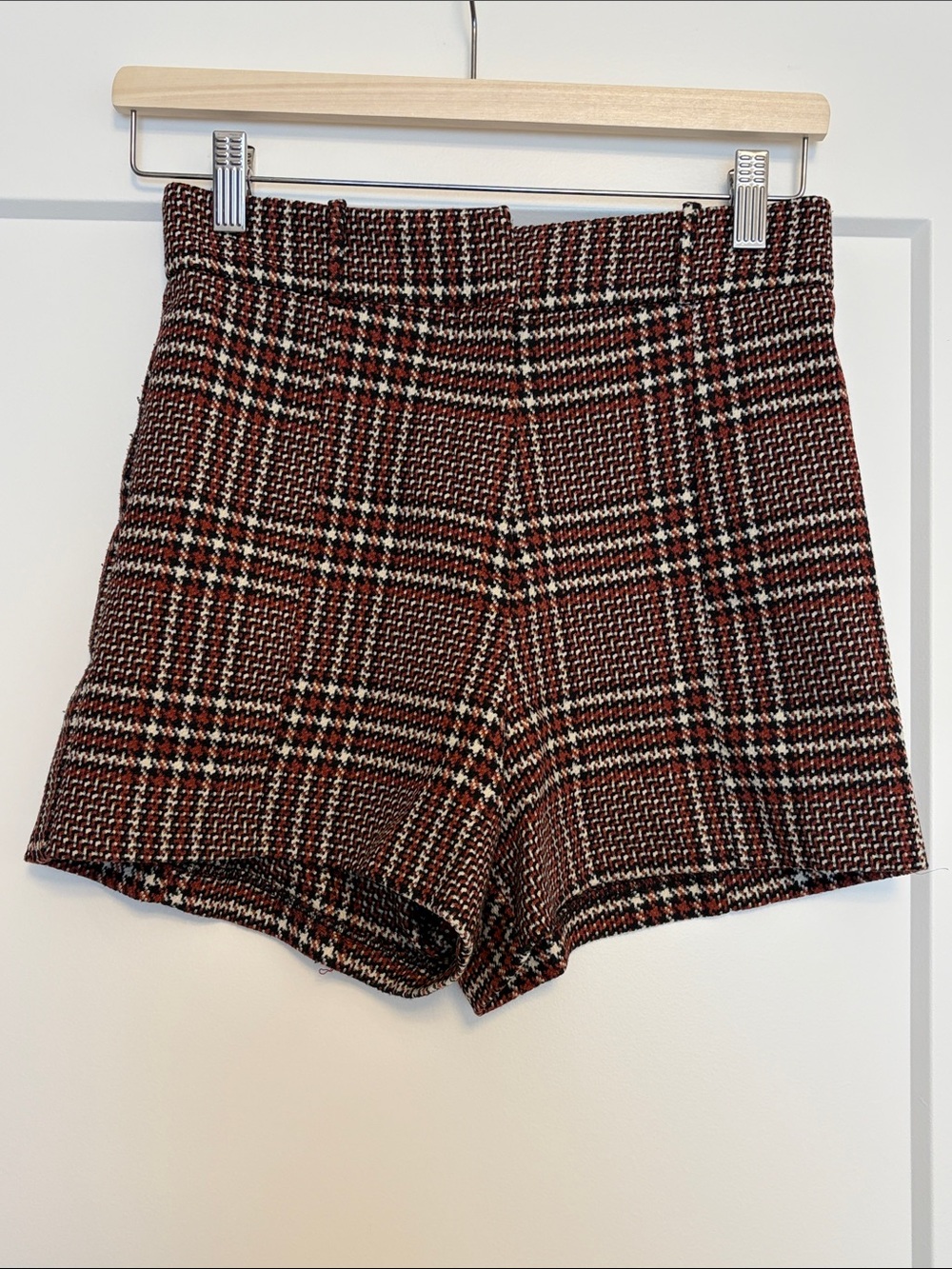 Women's Plaid Tweed High-Waist Shorts in Burgundy